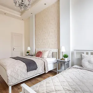 Luxurious In Liszt Ferenc Square Apartment