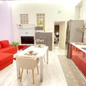 Yes, Yes! Lovely Good Amenities Center Apartment
